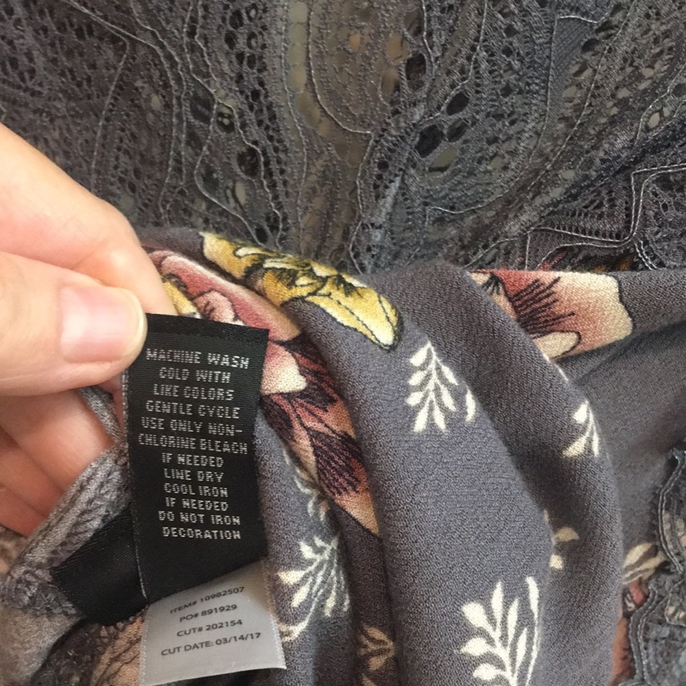 Floral Lace Trim Women Top - Picture 7 of 7